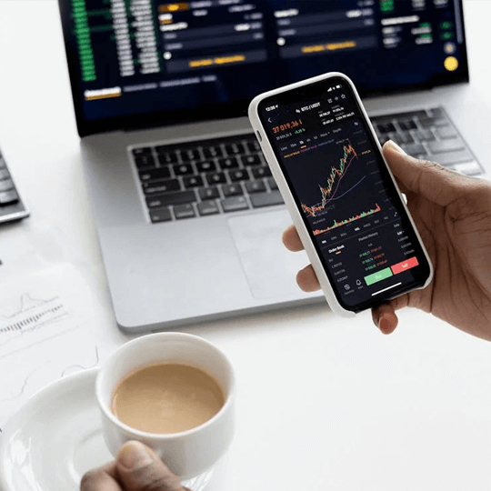 Stuwen Opulex team van crypto-investeringsexperts